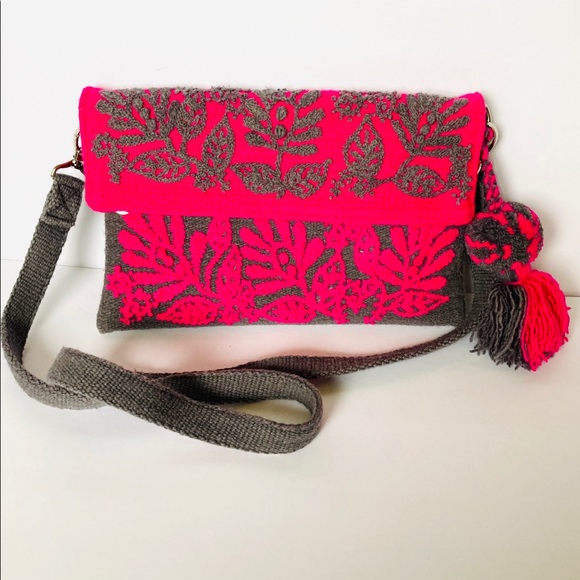 Crocus Embroidered wool handbag - Picture 3 of 7